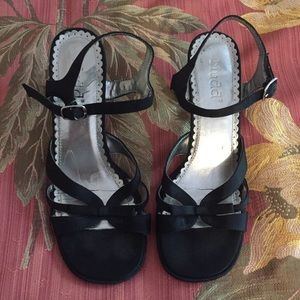 Mudd Black Heels with Bows Size 8